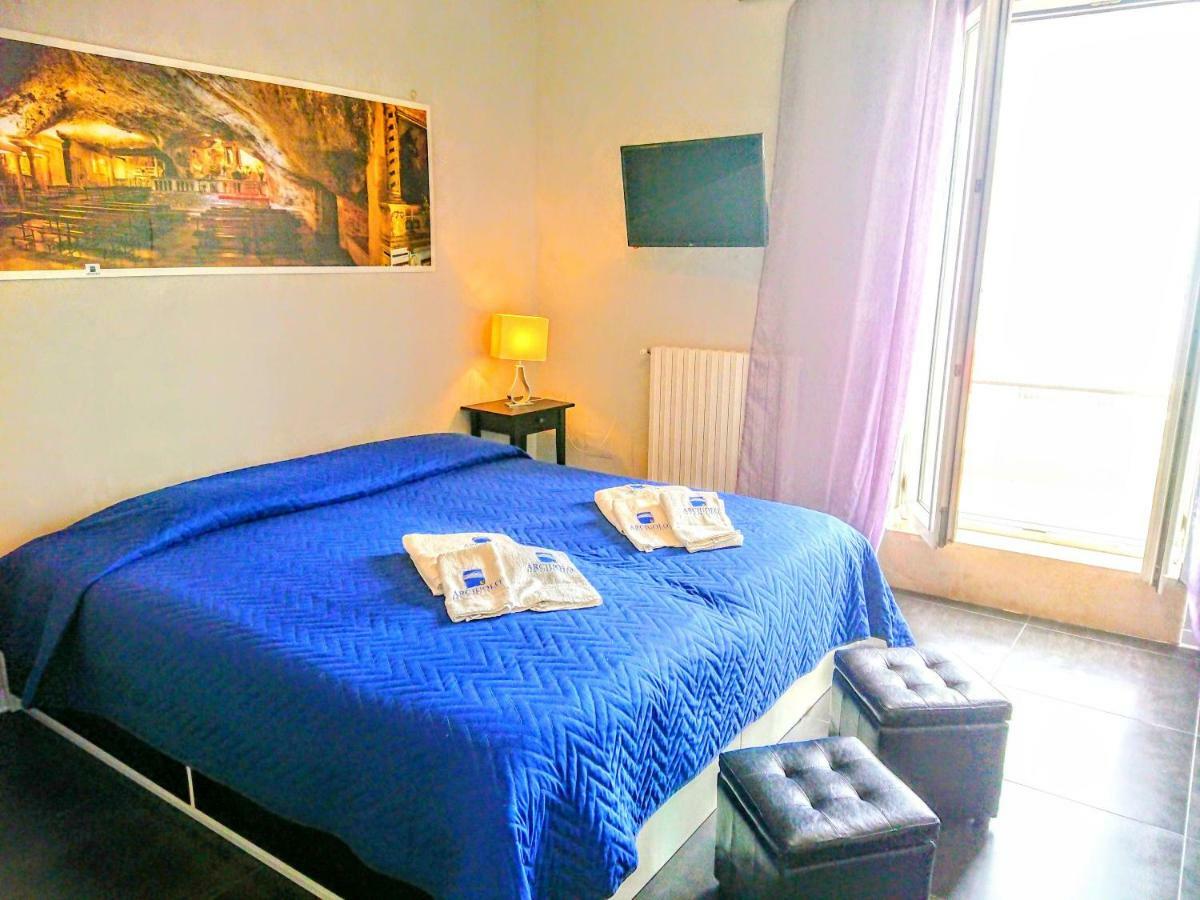 Rooms Gli Arcangeli 2 - Affitti Brevi Italia Monte SantʼAngelo Exterior foto