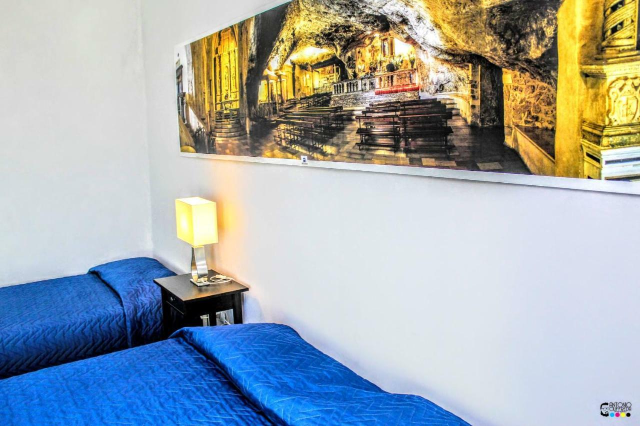 Rooms Gli Arcangeli 2 - Affitti Brevi Italia Monte SantʼAngelo Exterior foto