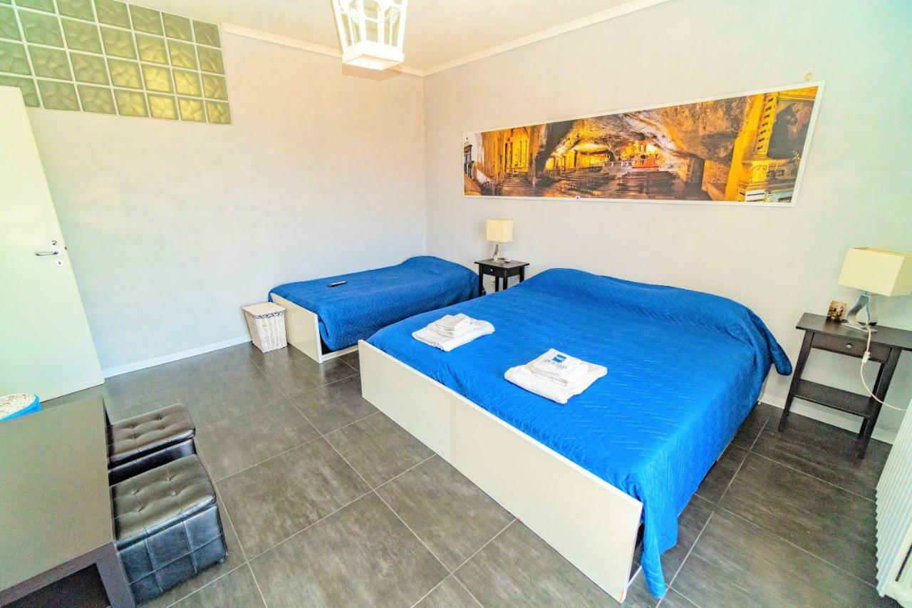 Rooms Gli Arcangeli 2 - Affitti Brevi Italia Monte SantʼAngelo Exterior foto